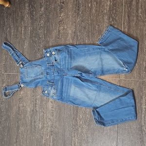 ⭐️ DOLLHOUSE medium wash light distressed overalls size 5